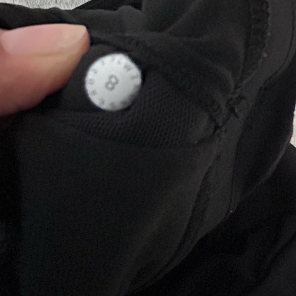 Lululemon High Neck sports Bra size 8. Good used condition. some wear on logo - Picture 3 of 4